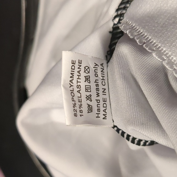 Black One Piece Scoop Neck Swimsuit with Criss Cross Back Design - Picture 6 of 7